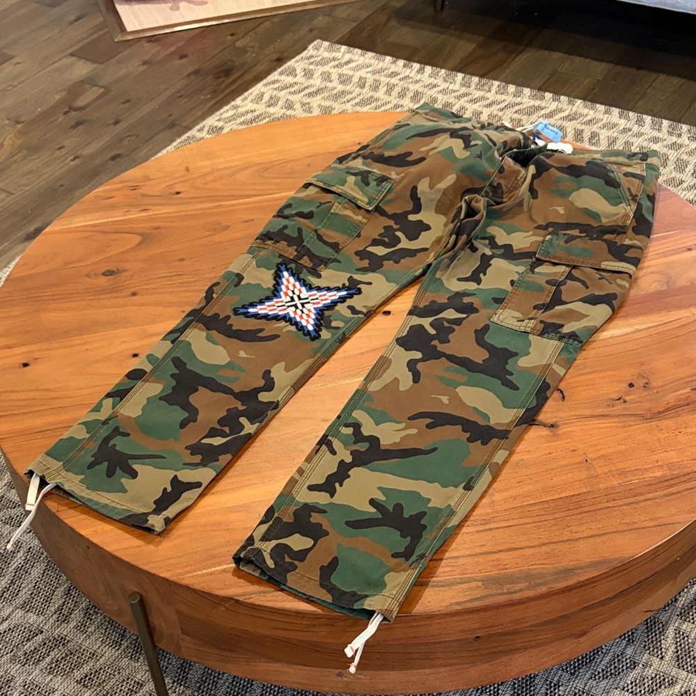 ❄️ Rare Used Dry cleaned Men’s Purple Brand cargo